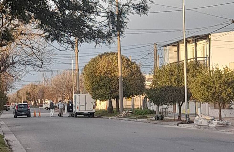 Laboulaye: investigan la muerte de un hombre que fue encontrado degollado en la calle