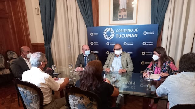 El lunes comienzan las clases: acordaron un aumento a los docentes del 30% en dos partes