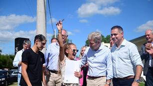 Se entregaron en Gualeguaychú 30 nuevas viviendas en el Barrio VICOER