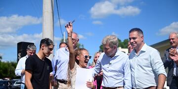 Se entregaron en Gualeguaychú 30 nuevas viviendas en el Barrio VICOER