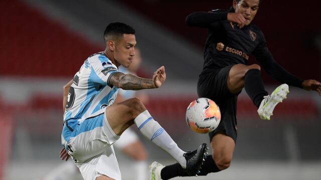 El marcador central de 28 años pasó por Racing Club. (AP)