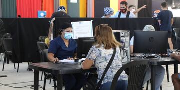 Se aplicaron en el día 14.154 dosis de la vacuna en Santa Fe este martes