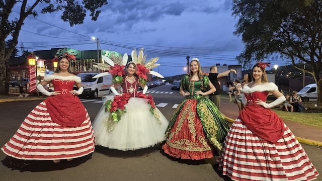 Miles de personas disfrutaron de una segunda noche llena de tradición en la Fiesta de la Navidad en Alem.