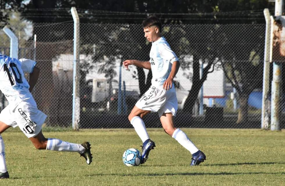 Julián Mavilla futbolista de Arroyito se destaca en la cuarta categoría de Atlético Rafaela