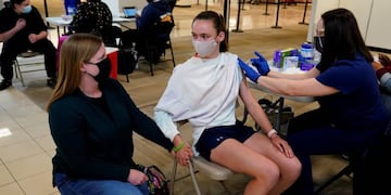 VACUNAS. Vacunación contra el Covid-19. (AP)