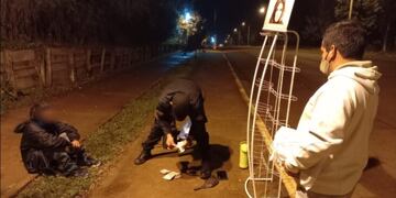 Transportaba un exhibidor y terminó detenido por no poder justificar su procedencia.