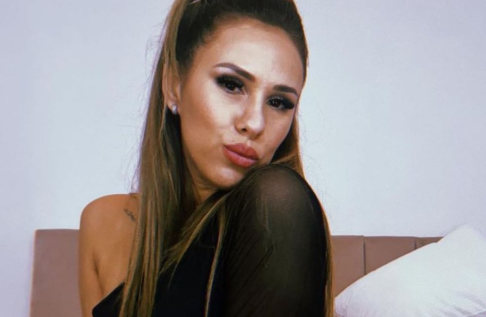 Barby Silenzi posó para DivasPlay con lencería hot con transparencias y levantó la temperatura