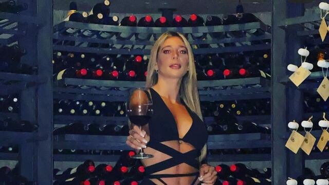 Sol Pérez disfrutó del vino mendocino.