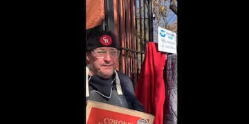 Hermoso gesto solidario: una pizzería mendocina cambia pizzas por abrigos para ayudar a personas en situación de calle