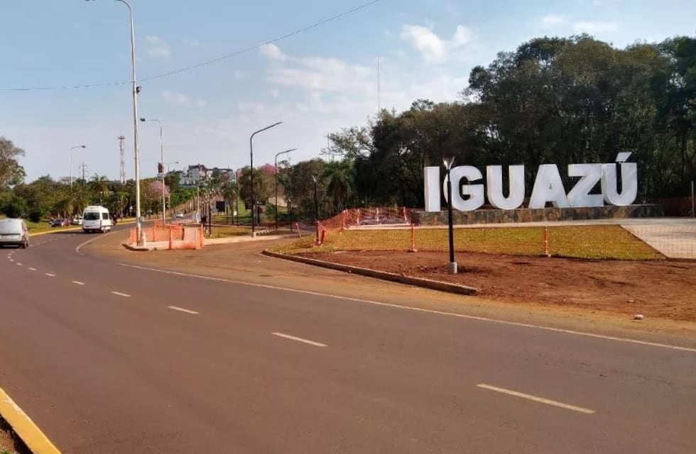 Solidaridad: donan terreno a jóvenes de Iguazú que se hicieron cargo de sus hermanitos