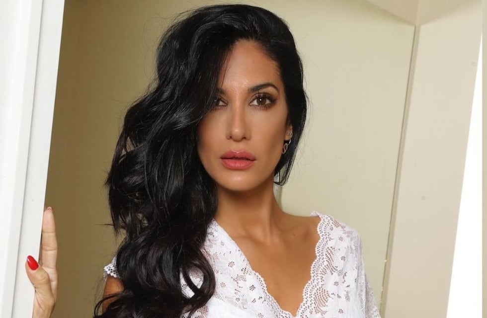 Silvina Escudero modeló con un conjunto de lencería de encaje blanco y levantó la temperatura en Instagram