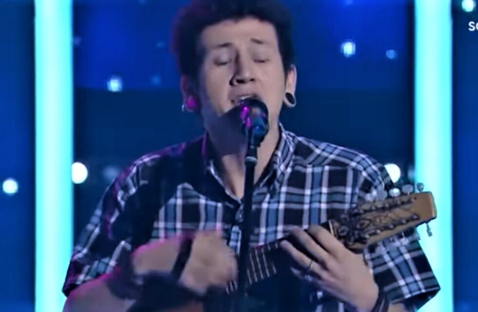 El comodorense Adrián Alexandre Tapia deslumbró al jurado de La Voz Argentina