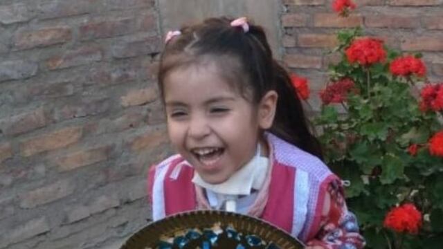 Guillermina tiene 3 años y espera una cirugía de reconstrucción de laringe