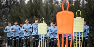 La selección uruguaya se prepara para enfrentar a la Argentina. Foto: AUF