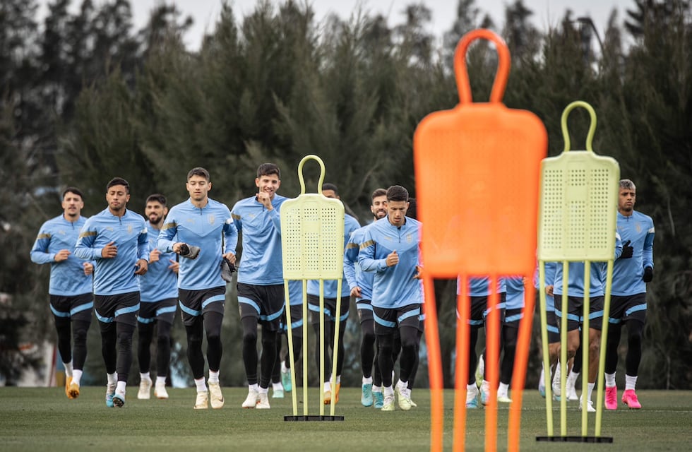 Con Suárez, pero sin Cavani: Uruguay buscar dar el batacazo en La Bombonera cuando visite a la Argentina