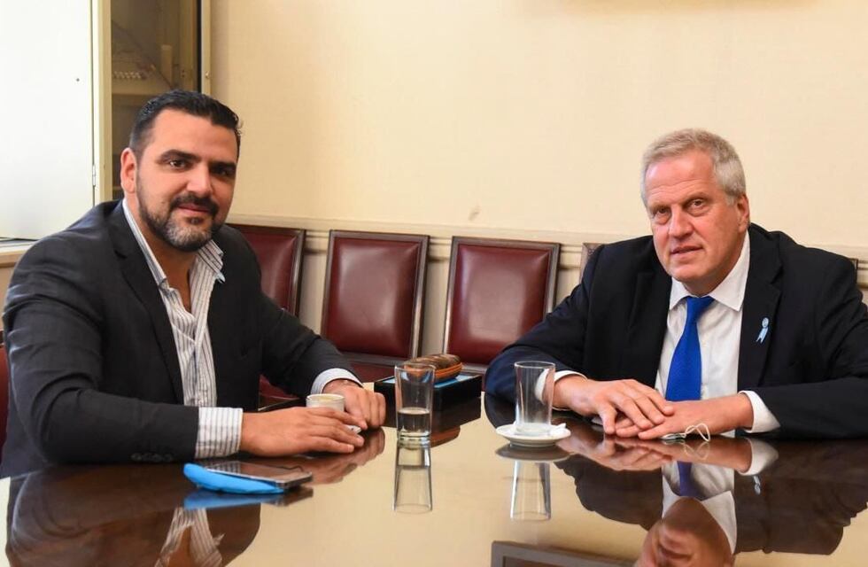 Vuoto junto al ministro Jaime Perczyk acordaron el financiamiento para completar la obra de acceso cubierto a la UNTDF