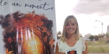 Silvana Lacorén presentó su libro “Solo un momento” en el CCE de Tres Arroyos