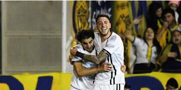 González Metilli y el festejo de sul que lo llevó al Puskas (Prensa)