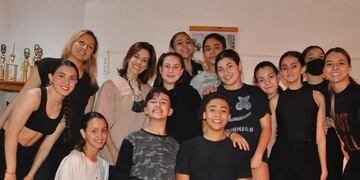 Rocío se especializa en danzas técnicas como clásico, jazz, contemporáneo y ahora un poco de influencia en lo urbano. Hoy en día las demandas las exigen los alumnos, como por ejemplo lo que está a full es todo lo urbano.