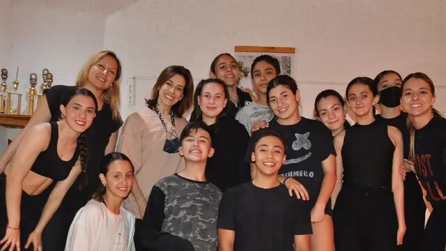 Rocío se especializa en danzas técnicas como clásico, jazz, contemporáneo y ahora un poco de influencia en lo urbano. Hoy en día las demandas las exigen los alumnos, como por ejemplo lo que está a full es todo lo urbano.