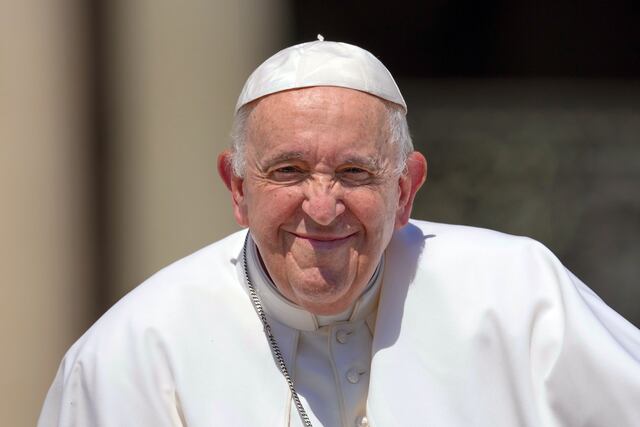 El Papa Francisco después de su audiencia general semanal en la Plaza de San Pedro en el Vaticano el miércoles 15 de junio de 2022. (AP)