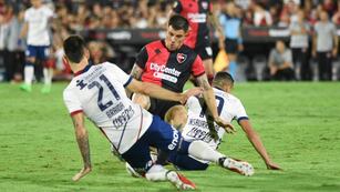 El "Colo" Ramírez no pudo convertir desde el último triunfo rojinegro.