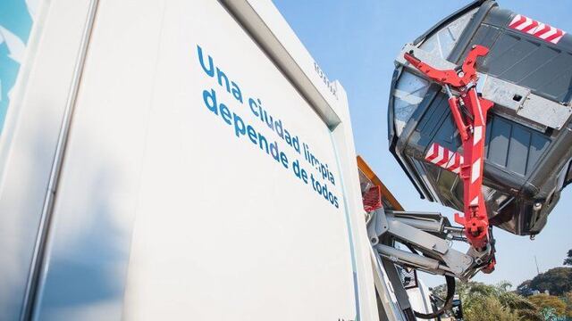 Recolección de residuos en Paraná.