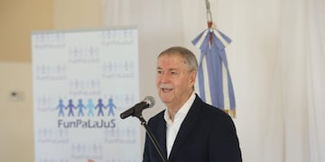 El candidato a presidente Juan Schiaretti comenzó su cierre de campaña.