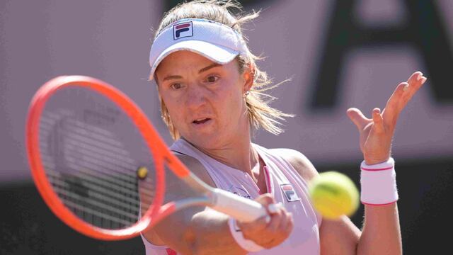 "Nachu" la pasó mal después de llevarse el primer set en el tie break, pero logró recuperarse. (AP)