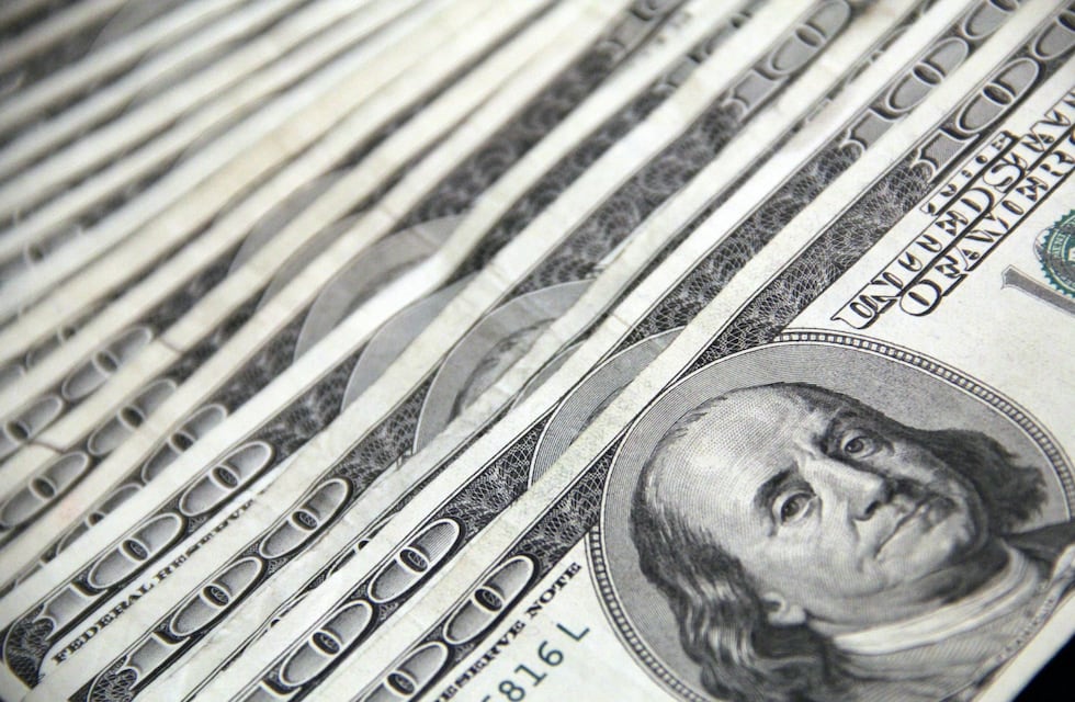 ¿Conviene comprar dolares?