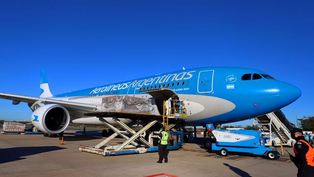 Un avión de Aerolíneas Argentinas trasladó insumos médicos desde China.