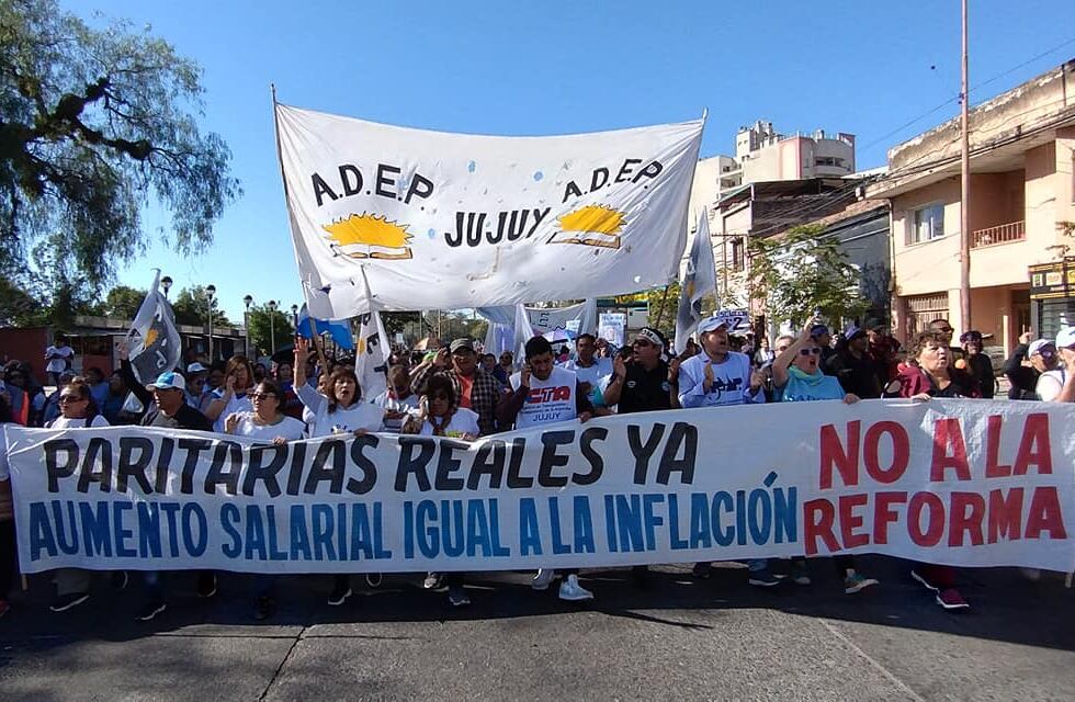 Docentes deciden en asambleas la aceptación o rechazo a la propuesta oficial