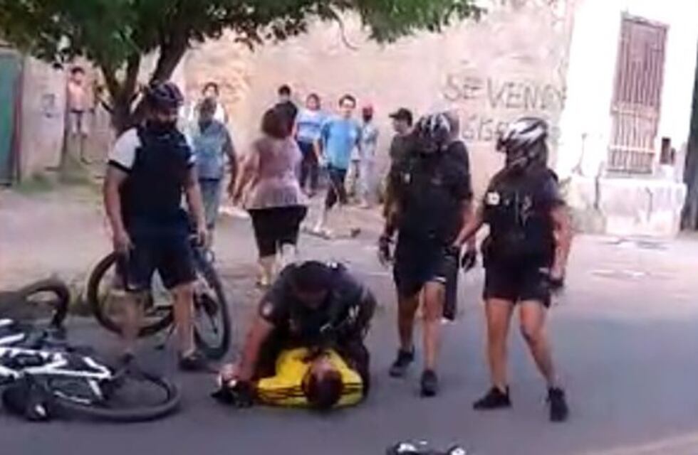 Un ciclista se negó a usar barbijo, le pegó a una policía y terminó preso en Luján