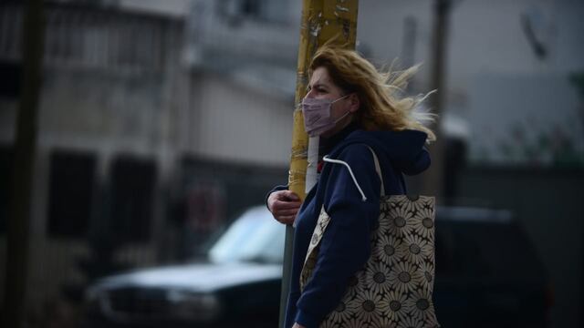 Ráfagas de viento fuerte y nubes de tormenta sobre la ciudad de Córdoba. (José Gabriel Hernández)