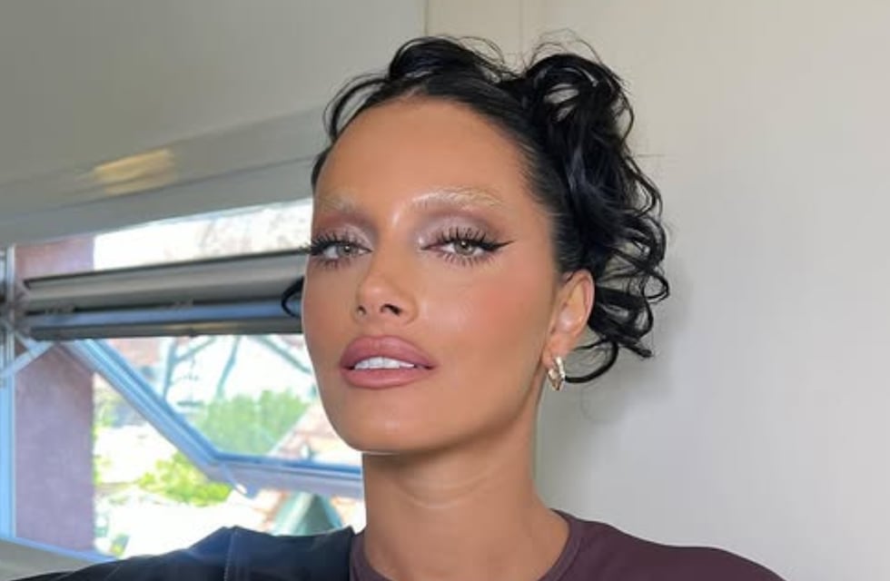 Al estilo tenista, Oriana Sabatini posó con un minivestido y se llevó todos los piropos