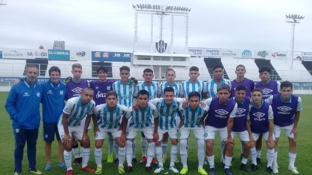 Las juveniles del “Deca” volvieron al ruedo