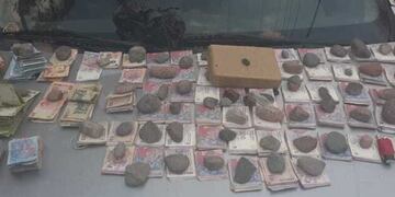 Dos sujetos huyeron de la policía en Las Heras, luego de descartar un kilo de marihuana.