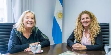 Ministra de Gobierno, Justicia y Derechos Humanos, Adriana Chapperón y la secretaria de Seguridad y Política Criminal del Ministerio de Seguridad de la Nación, Mercedes La Gioiosa