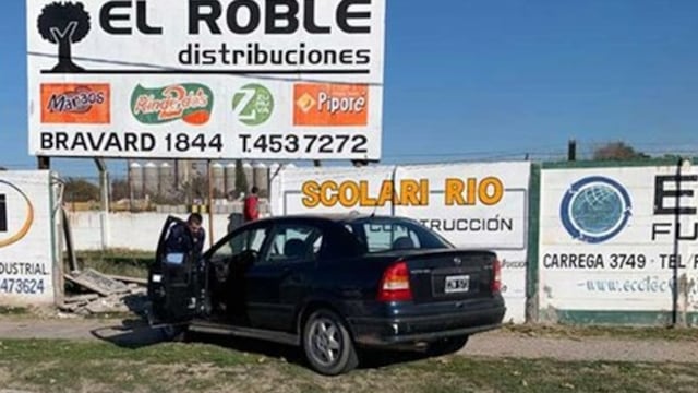 Chocó un paredón y salió ileso