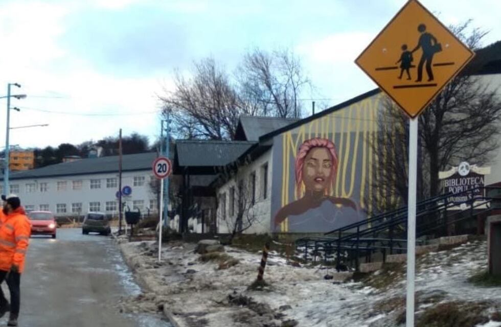 Avanza la señalización de la calle Chubut para seguridad de la escuela Las Lengas