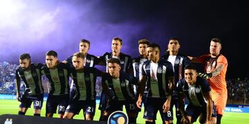 El Matador ante Godoy Cruz, por las semifinales de Copa Argentina, partido disputado en San Luis. (José Gabriel Hernández / La Voz).