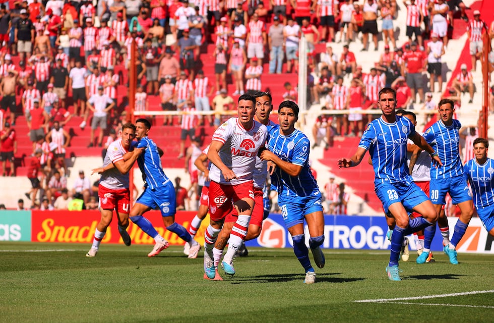 Instituto terminó el año mal: perdió claramente ante Godoy Cruz en la última fecha de la Liga Profesional