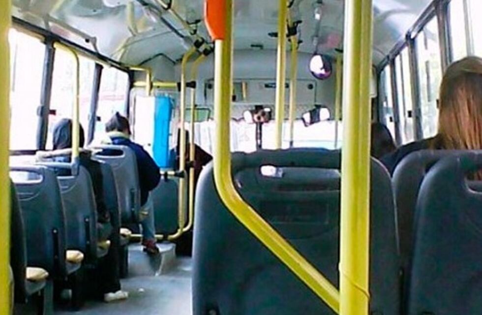 Perdió un dedo en el colectivo y le tienen que pagar una indemnización millonaria