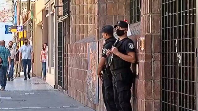 Agentes de las fuerzas provinciales se hicieron cargo de la vigilancia en Buenos Aires al 900.
