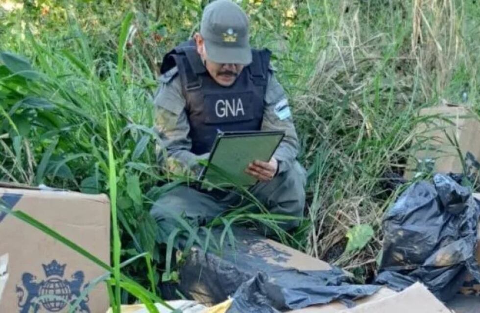 Incautan cigarrillos abandonados entre la maleza en Wanda