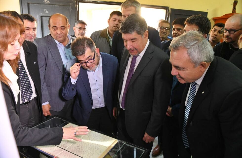 Trancas: guardián del acta de bautismo de la gran Lola Mora