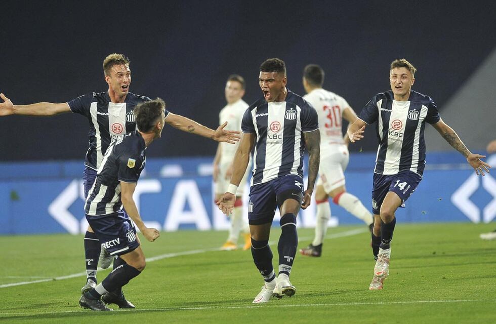 Talleres le ganó a Estudiantes y volvió a la punta