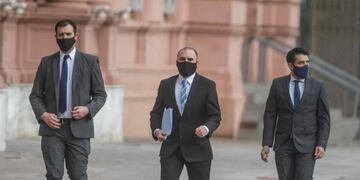 Martín Guzmán, junto a su equipo económico, señalaron cuáles serán los criterios para el aumento de las tarifas. (Federico López Claro)