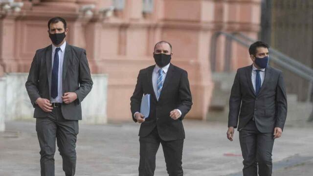 Martín Guzmán, junto a su equipo económico, señalaron cuáles serán los criterios para el aumento de las tarifas. (Federico López Claro)