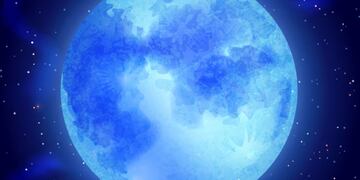 Qué es la Superluna azul y cómo aprovechar su poderosa energía a través de rituales.